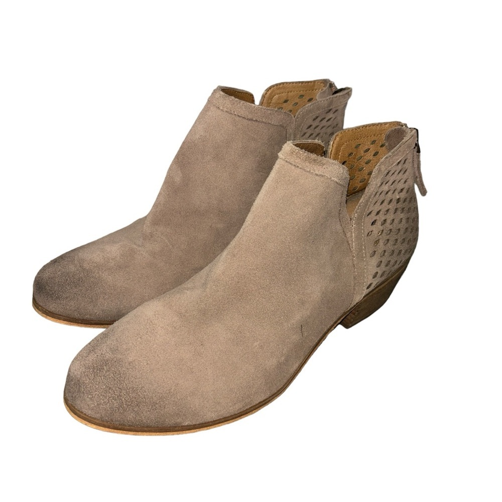 🌺Susina Brown Ankle Boots with Low Heel and Cutout Design